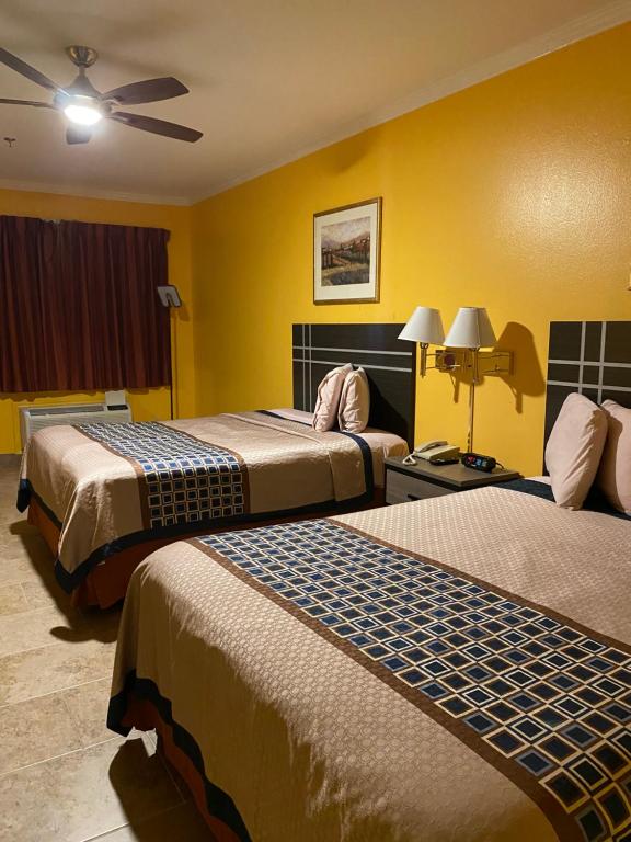 Los Fresnos Inn and Suites image 13