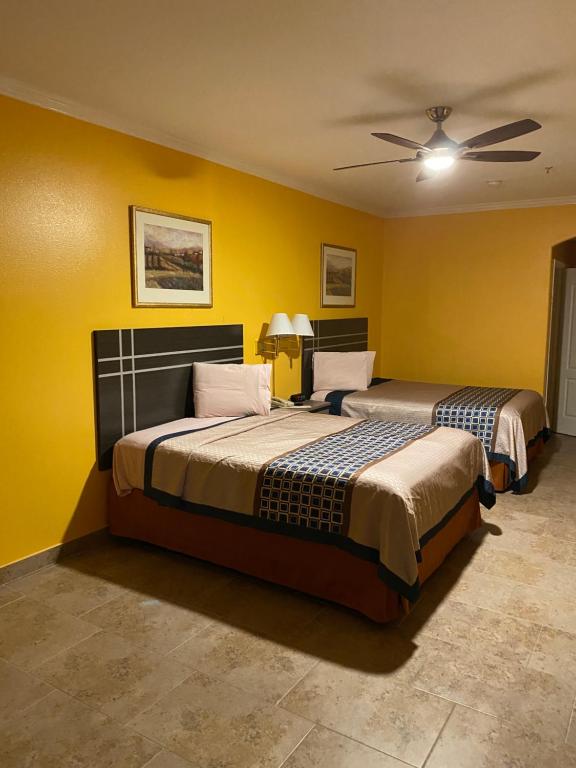 Los Fresnos Inn and Suites image 22